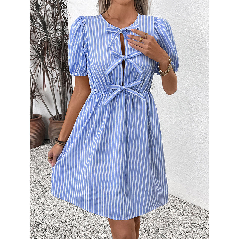 Robe Maerine™ – Élégance Rayée & Détails Noués